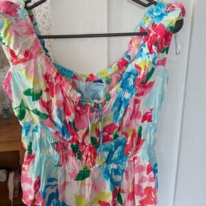 New without tags beautiful floral top